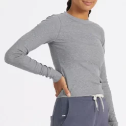 Vuori Mudra Fitted Long-Sleeve T-Shirt - Women's -Cheap ALPS Mountaineering Store 693cd379 c2fa 43ed a5b8 e9db9cc06d93