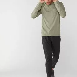 Vuori Tradewind Performance T-Shirt - Men's -Cheap ALPS Mountaineering Store 9cbf63a2 416d 4c0f 8ef5 23c6471b0f2e